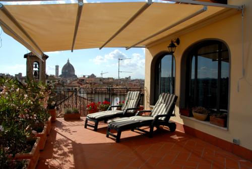 The panoramic terrace in front of the vacation home La Terrazza apartment